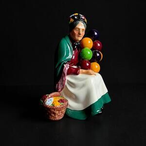 Vintage Royal Doulton Old Balloon Seller HN1315 Figurine England 8" - 10127